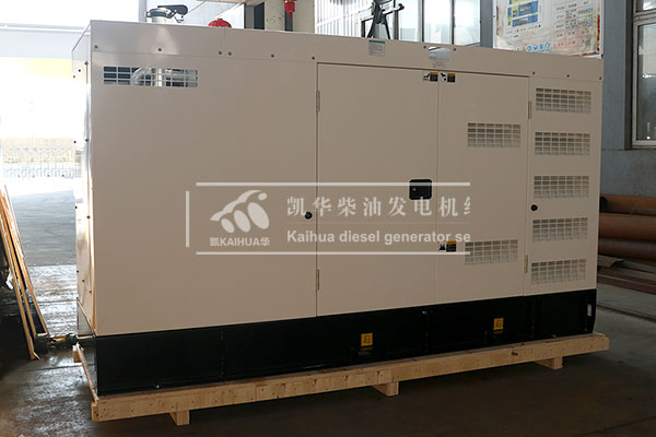 上?？蛻粲嗁徱慌_200kw靜音發(fā)電機組成功出廠